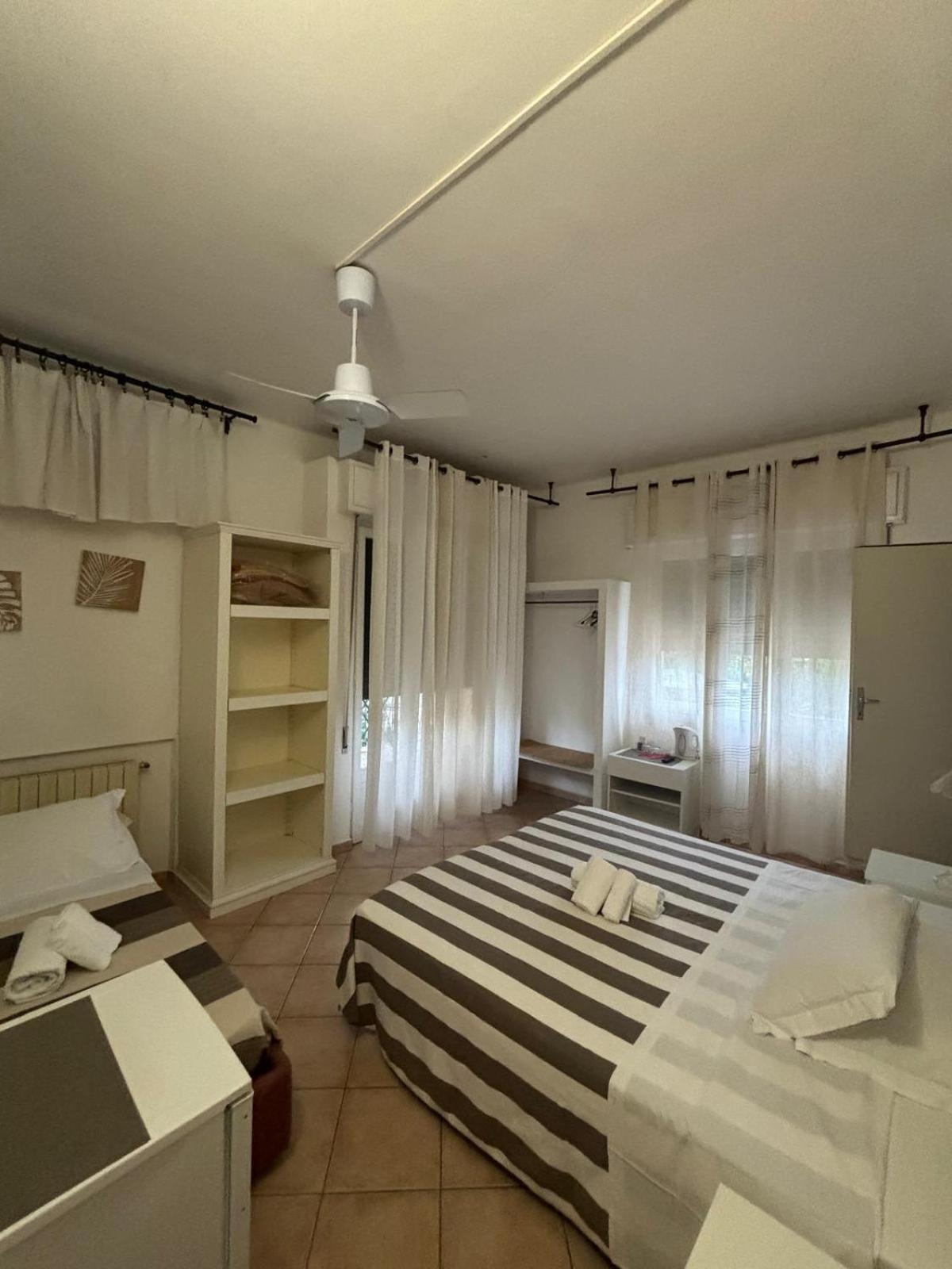 Casa Versilia Hotel Marina di Massa Kültér fotó