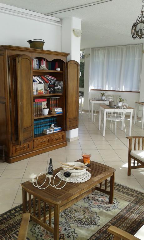 Casa Versilia Hotel Marina di Massa Kültér fotó